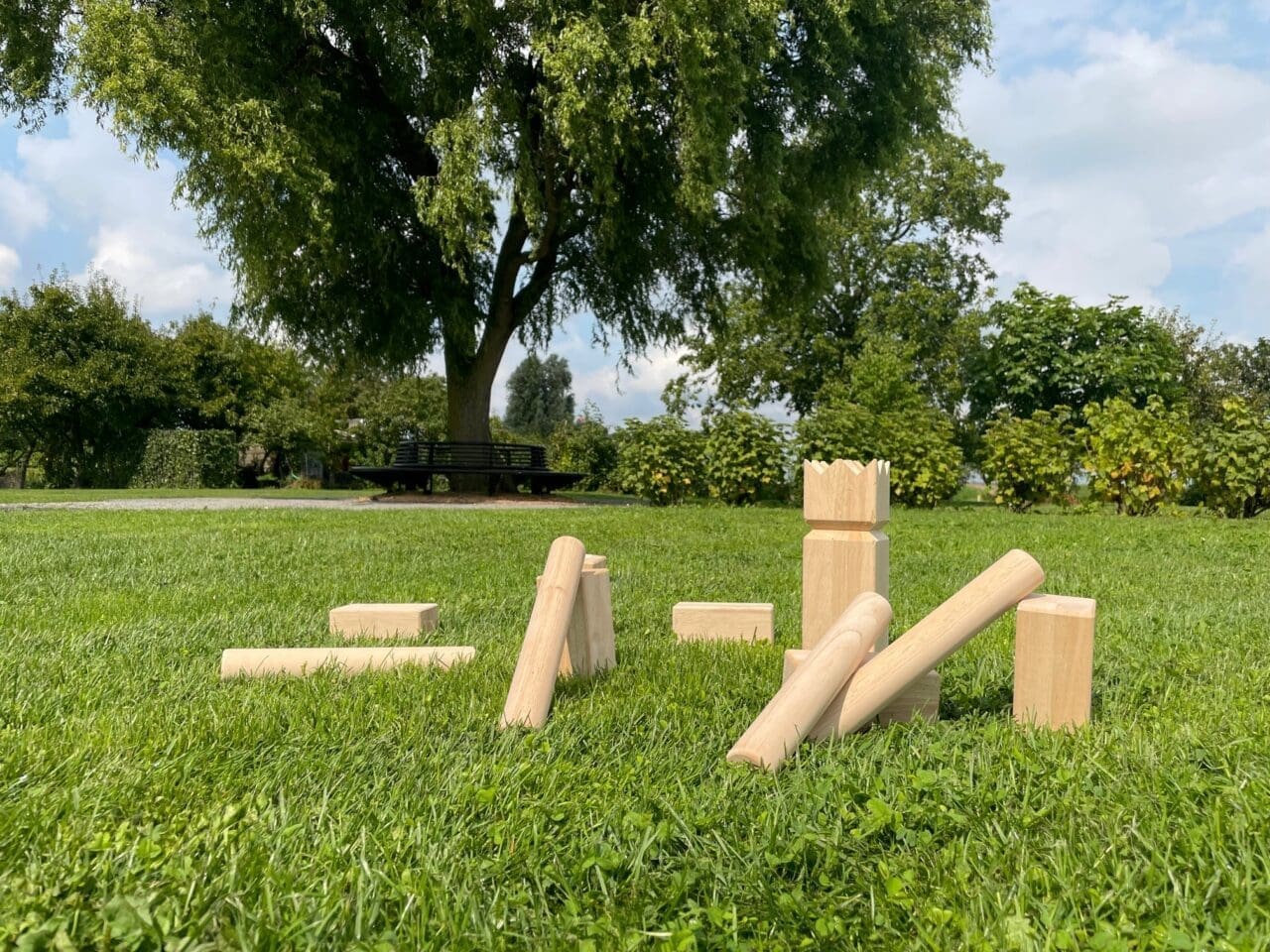 Kubb mäng väljas